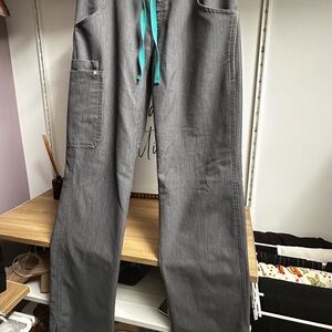 Figs Graphite Kade Cargo Scrub Pants XS TALL